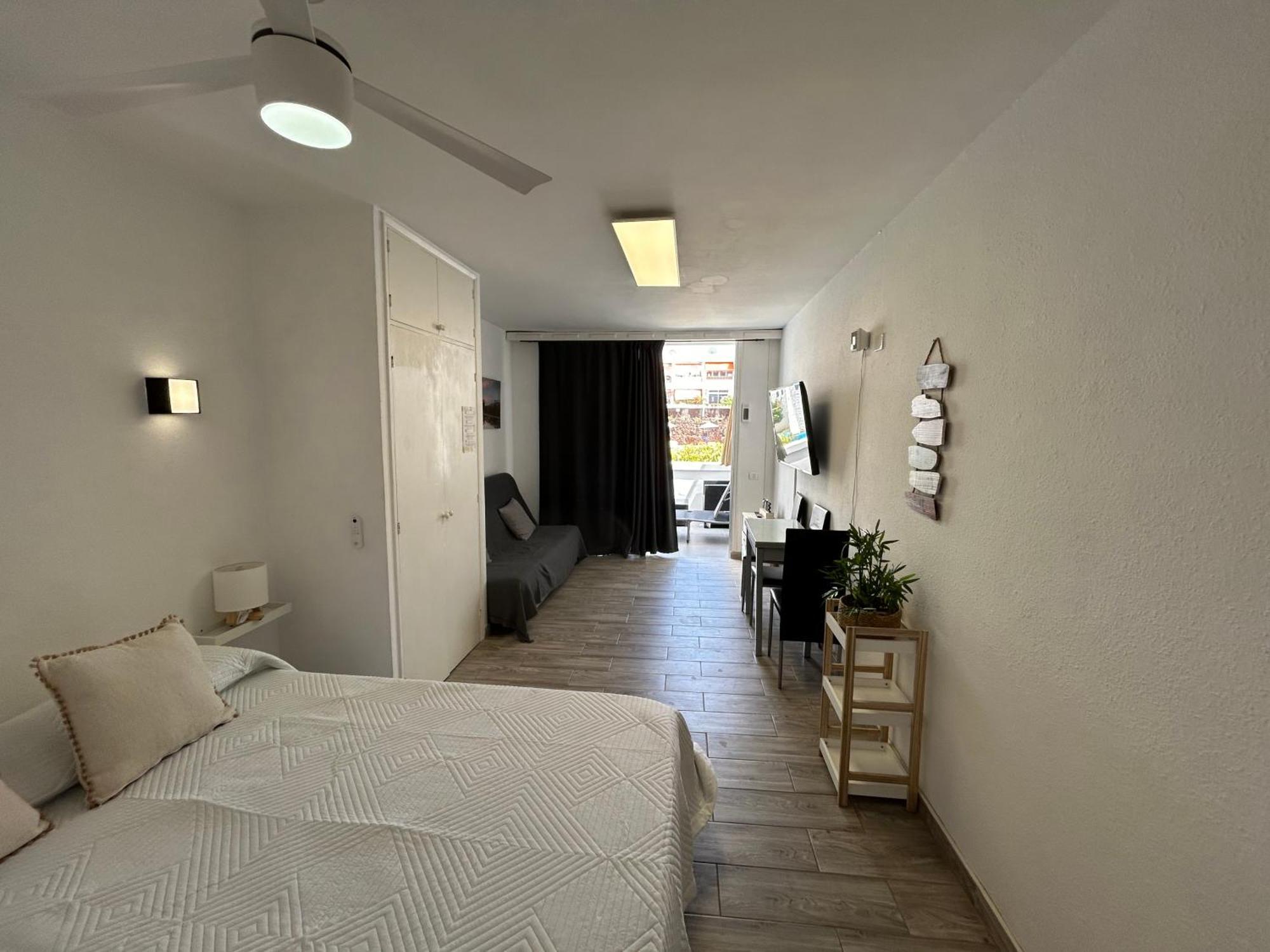 Sunny Apt With Terrace Coastal Area South Arona Arona  Exterior foto