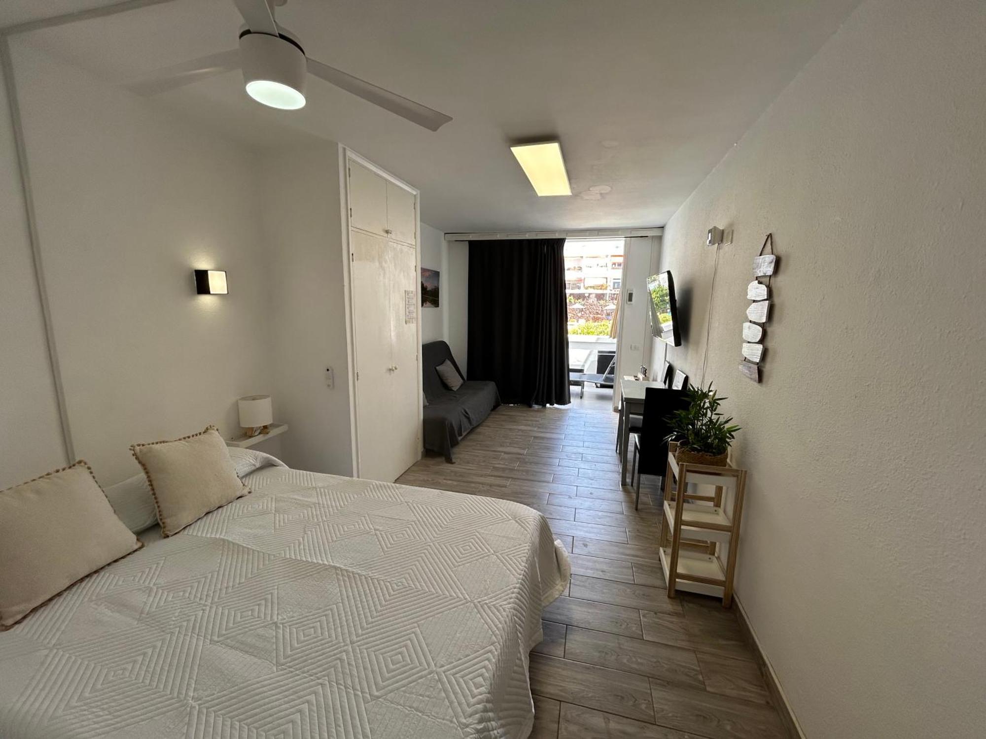 Sunny Apt With Terrace Coastal Area South Arona Arona  Exterior foto